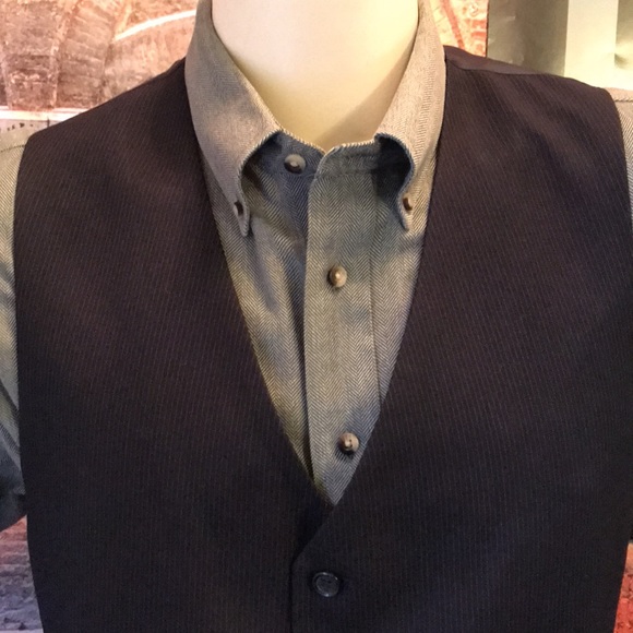 Dockers Vest - Picture 2 of 13